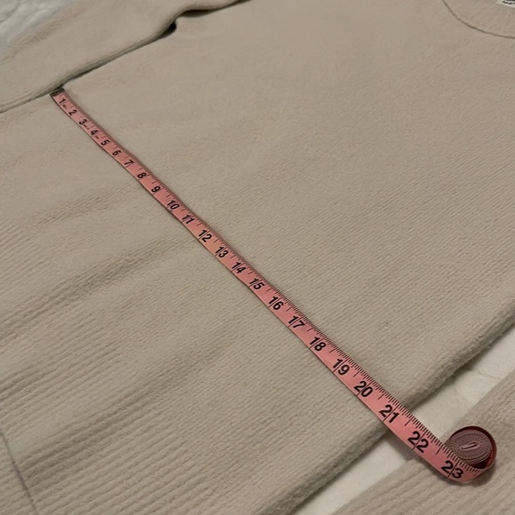 ABERCROMBIE & FITCH CREAM SWEATER - Picture 5 of 6